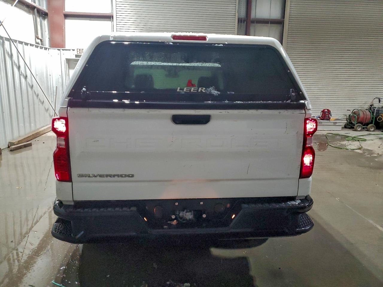 Chevrolet Silverado C1500 Image 12
