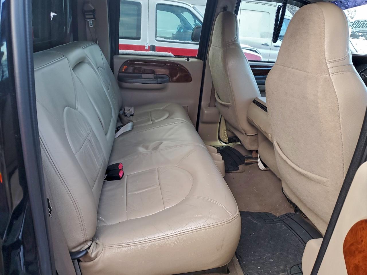 Ford F-350 Super Duty Image 10