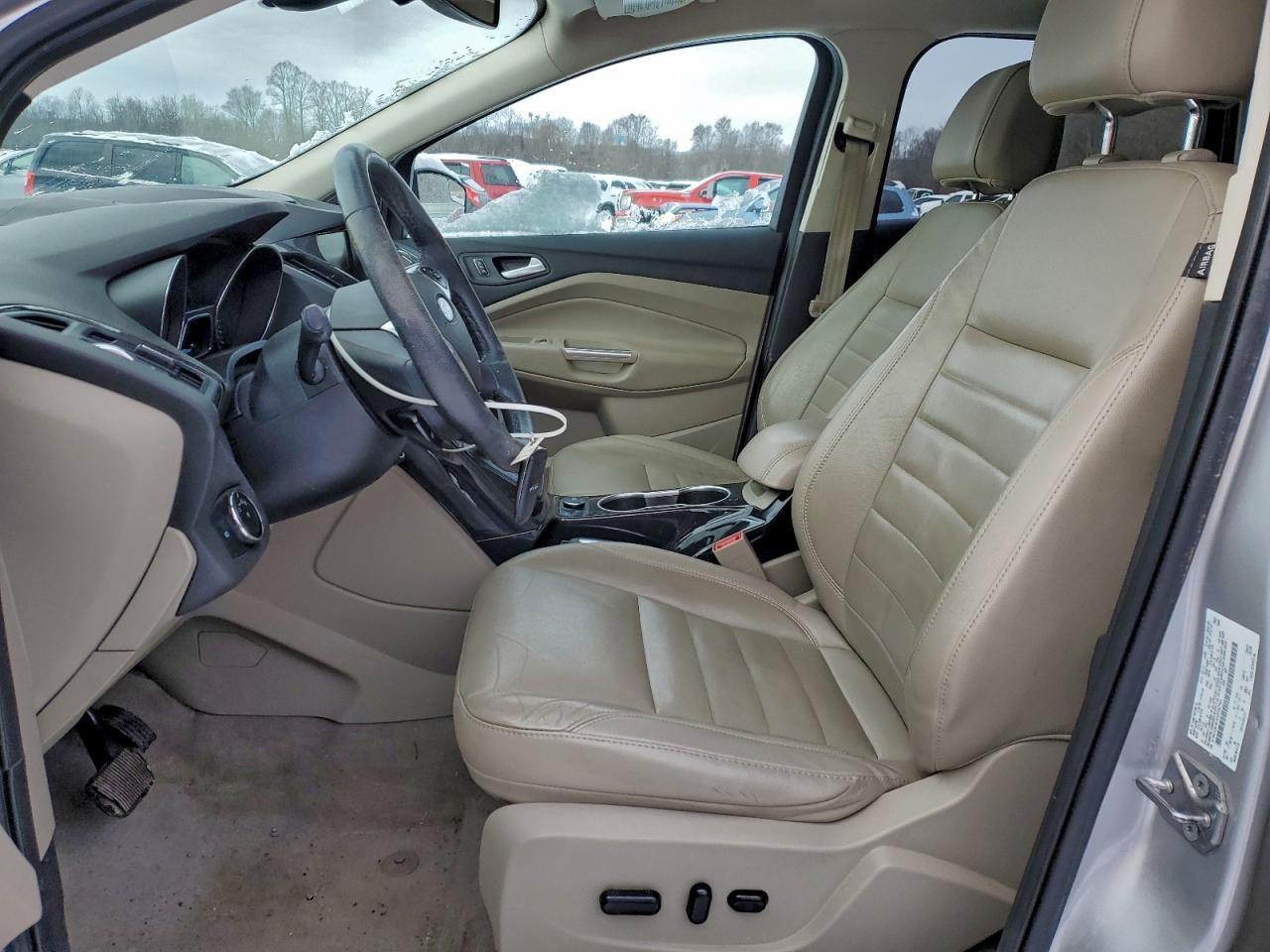 Ford Escape Titanium Image 13