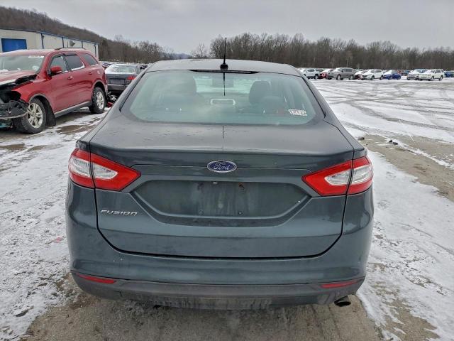 Ford Fusion S Image 4