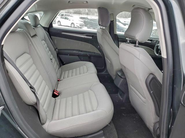 Ford Fusion S Image 8