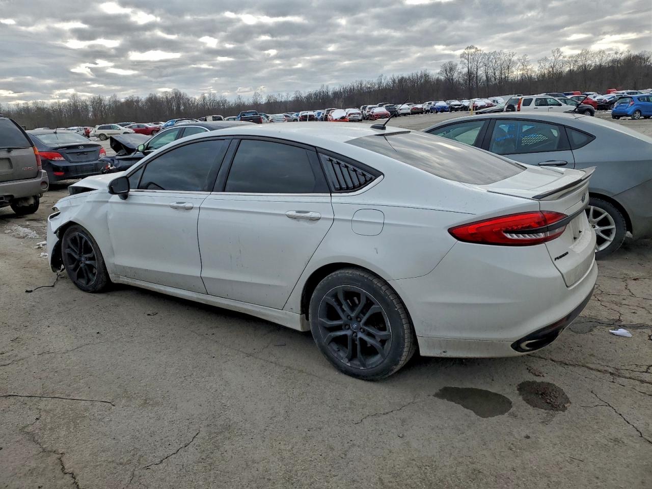 Ford Fusion Se Image 2
