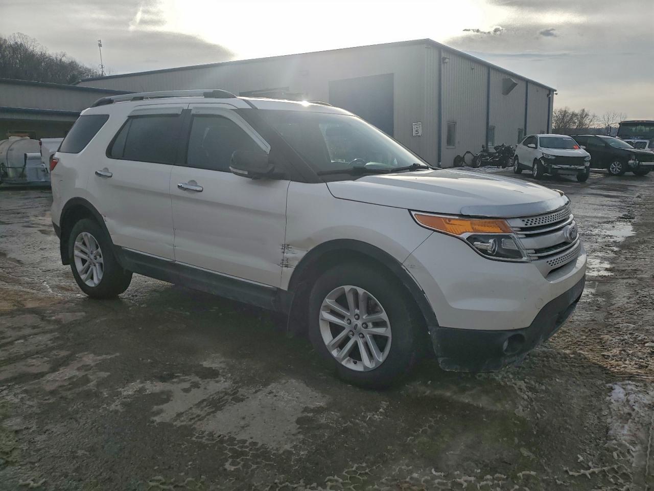 Ford Explorer Xlt Image 10
