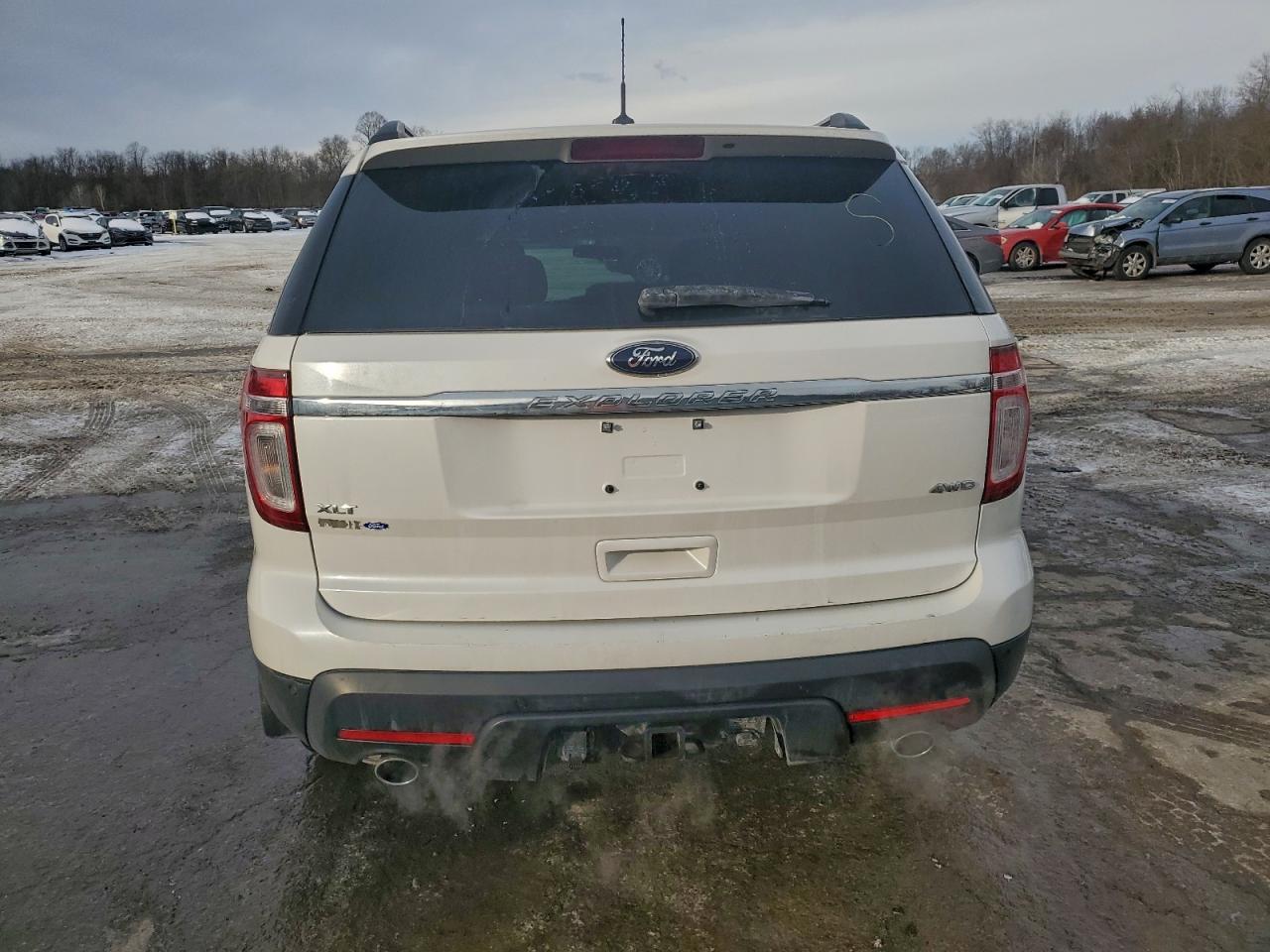 Ford Explorer Xlt Image 6