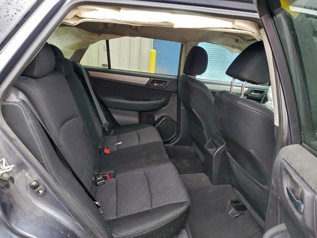 Subaru Outback 2.5i Premium Image 13