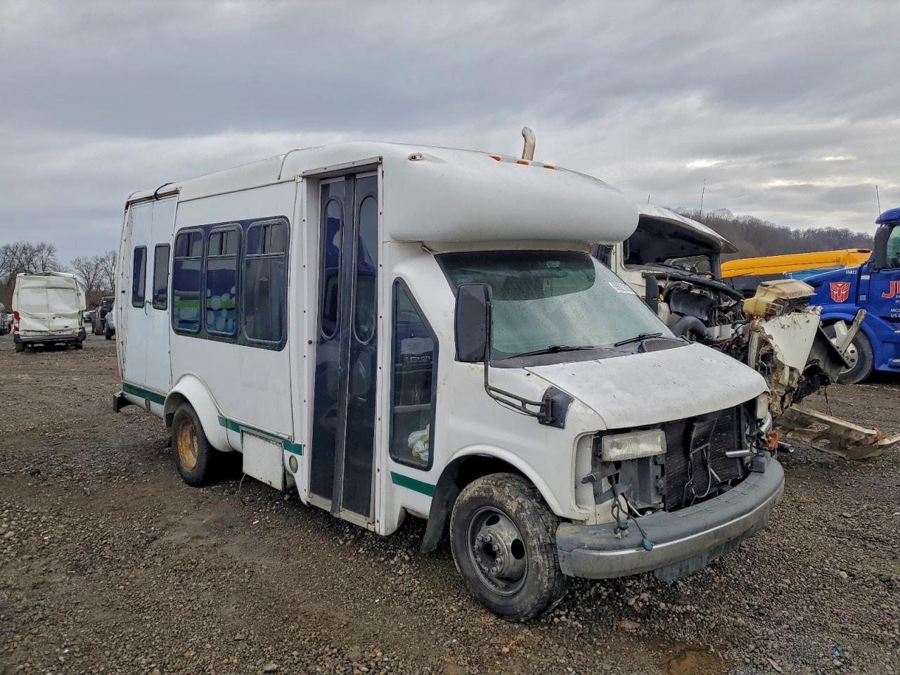 Chevrolet Express Image 1