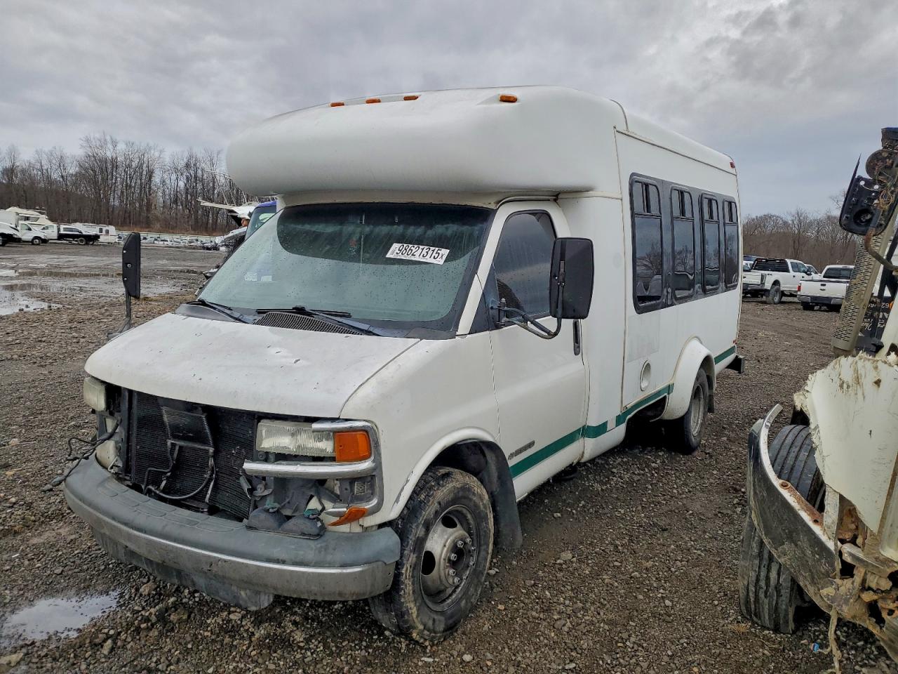 Chevrolet Express Image 4