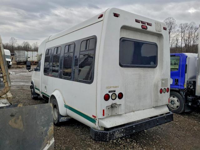 Chevrolet Express Image 9