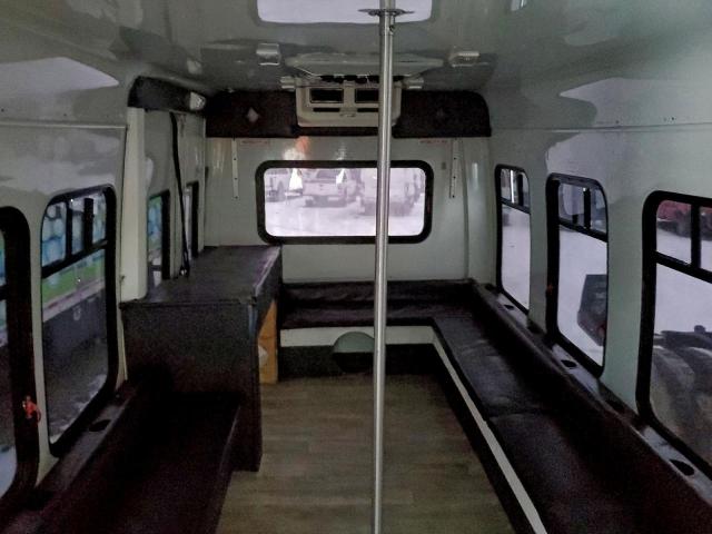 Chevrolet Express Image 6