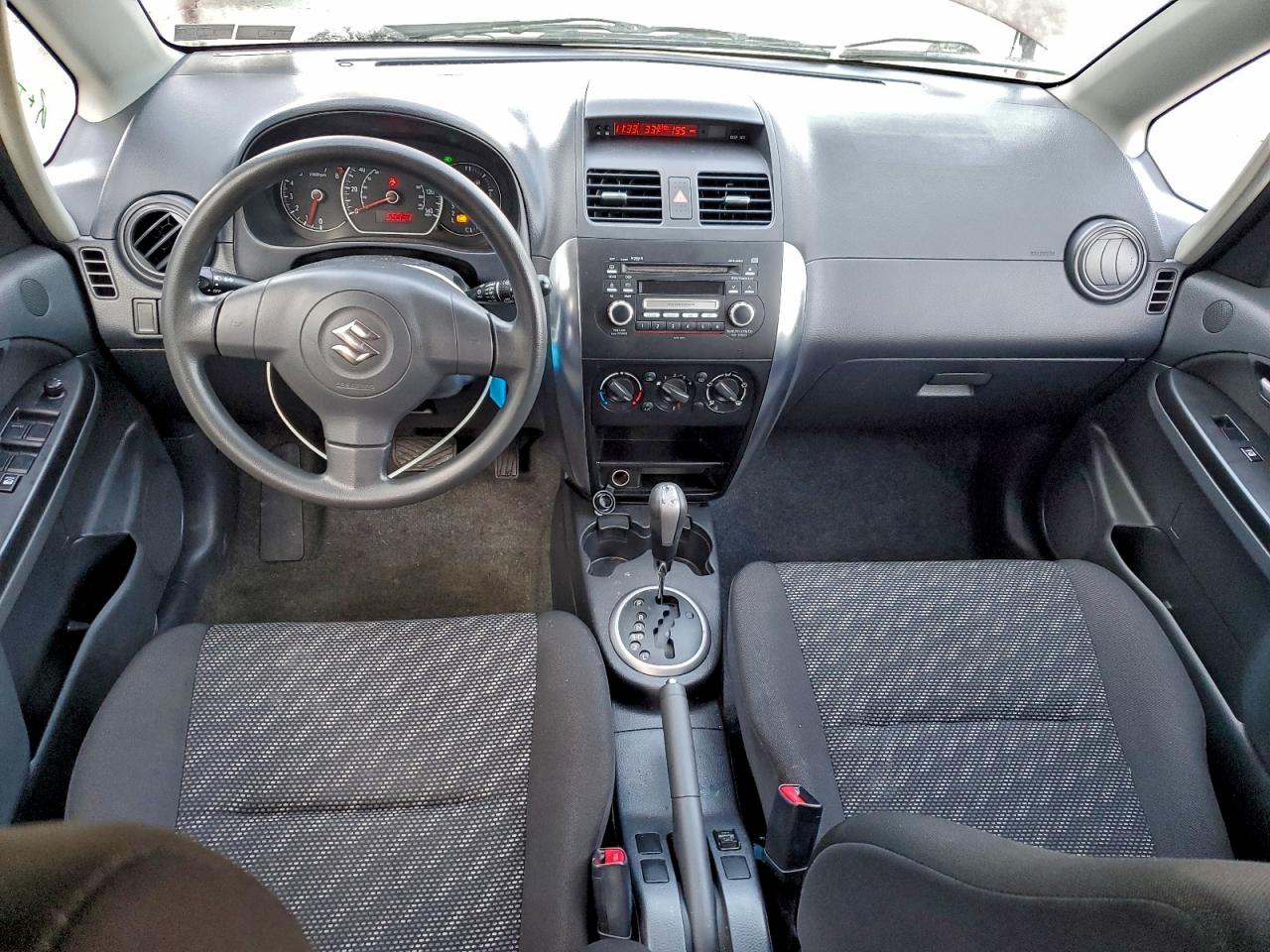 Suzuki SX4 Base Image 5
