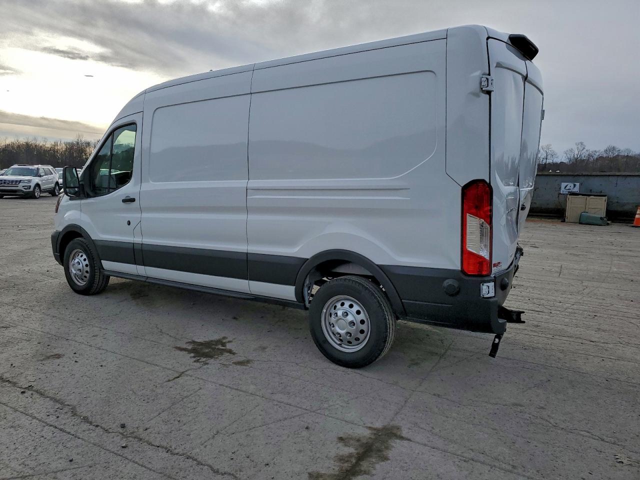 Ford Transit T-250 Image 3