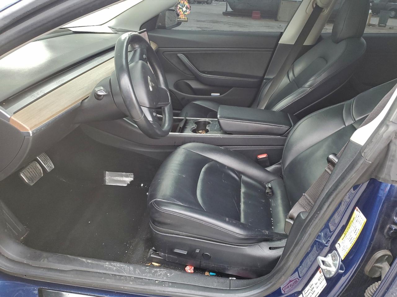 Tesla Model 3 Image 9