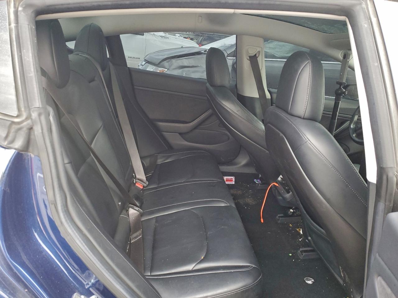 Tesla Model 3 Image 11