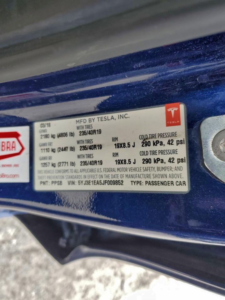 Tesla Model 3 Image 8