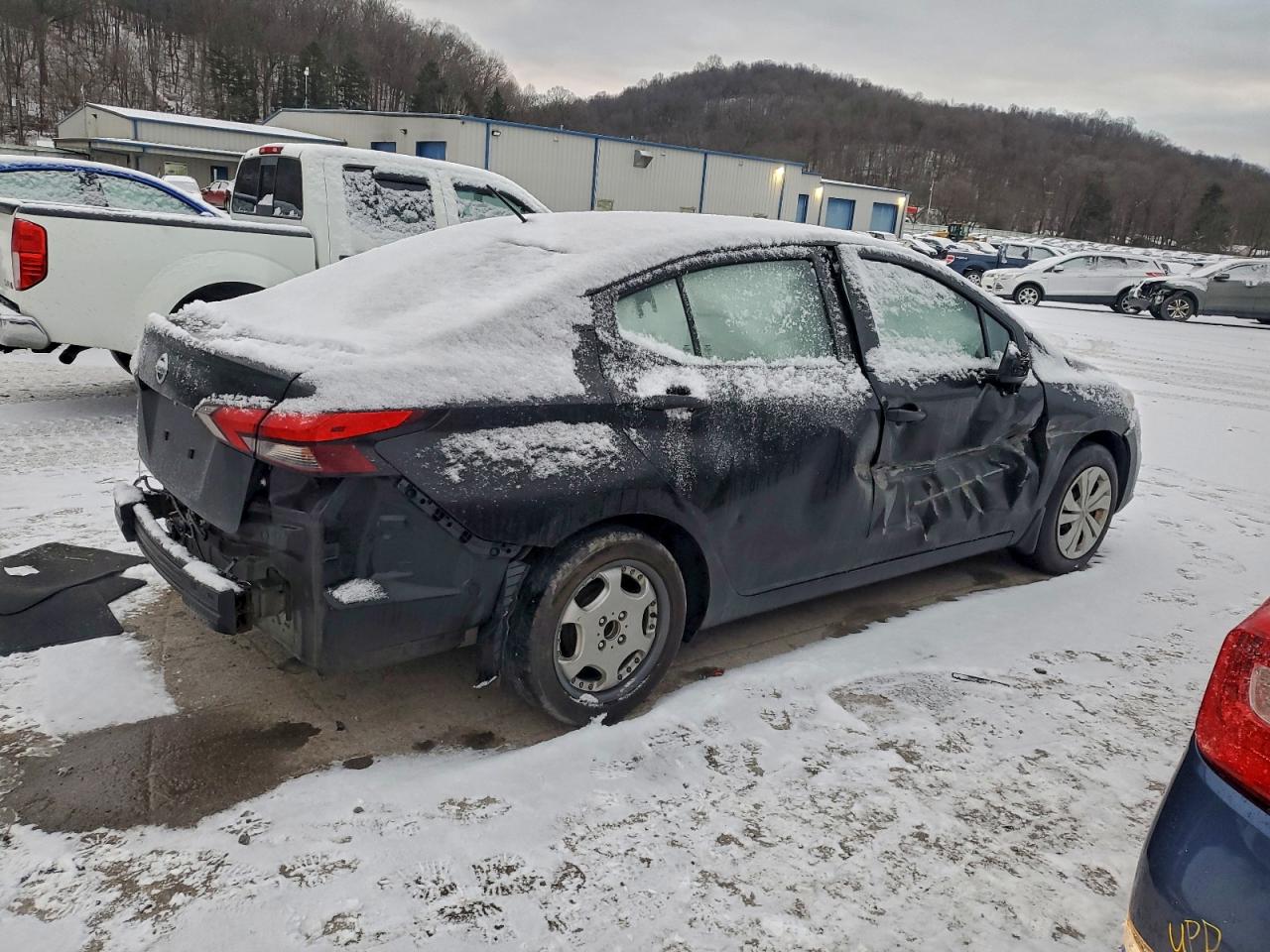 Nissan Versa S Image 3