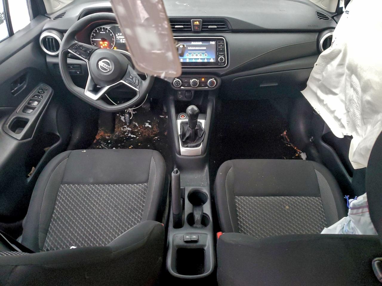Nissan Versa S Image 9