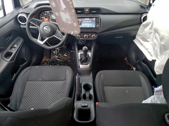 Nissan Versa S Image 9