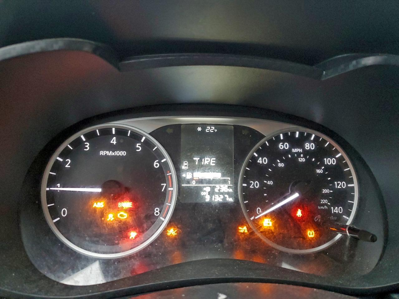 Nissan Versa S Image 5