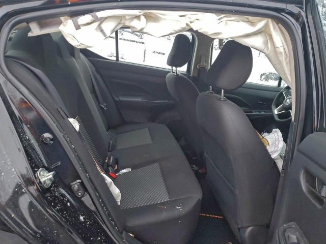 Nissan Versa S Image 6