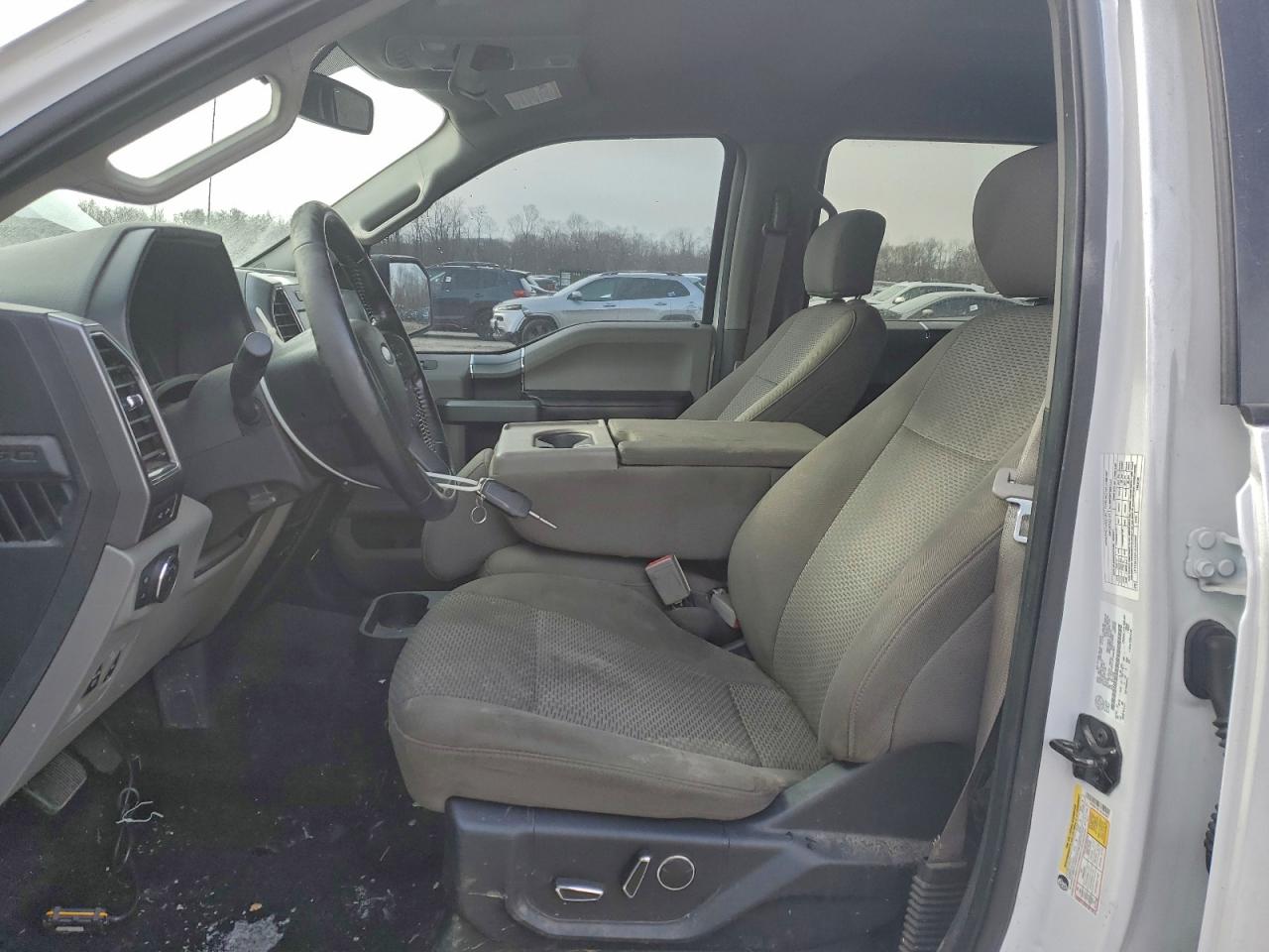 Ford F-150 Supercrew Image 7