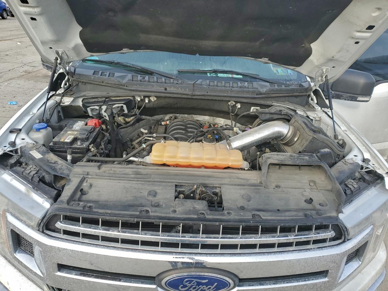 Ford F-150 Supercrew Image 4