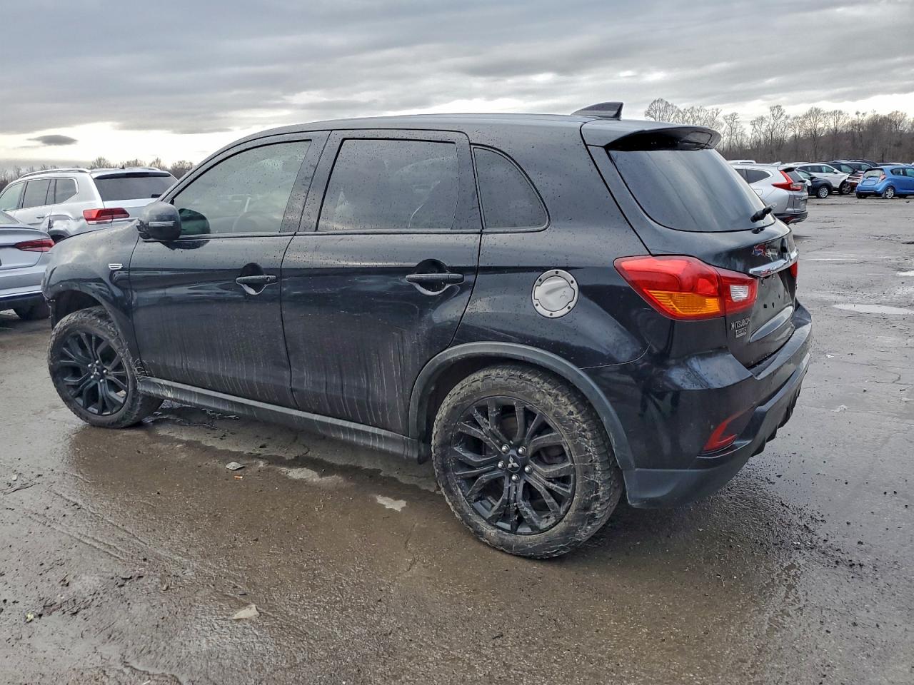 Mitsubishi Outlander Es Image 2