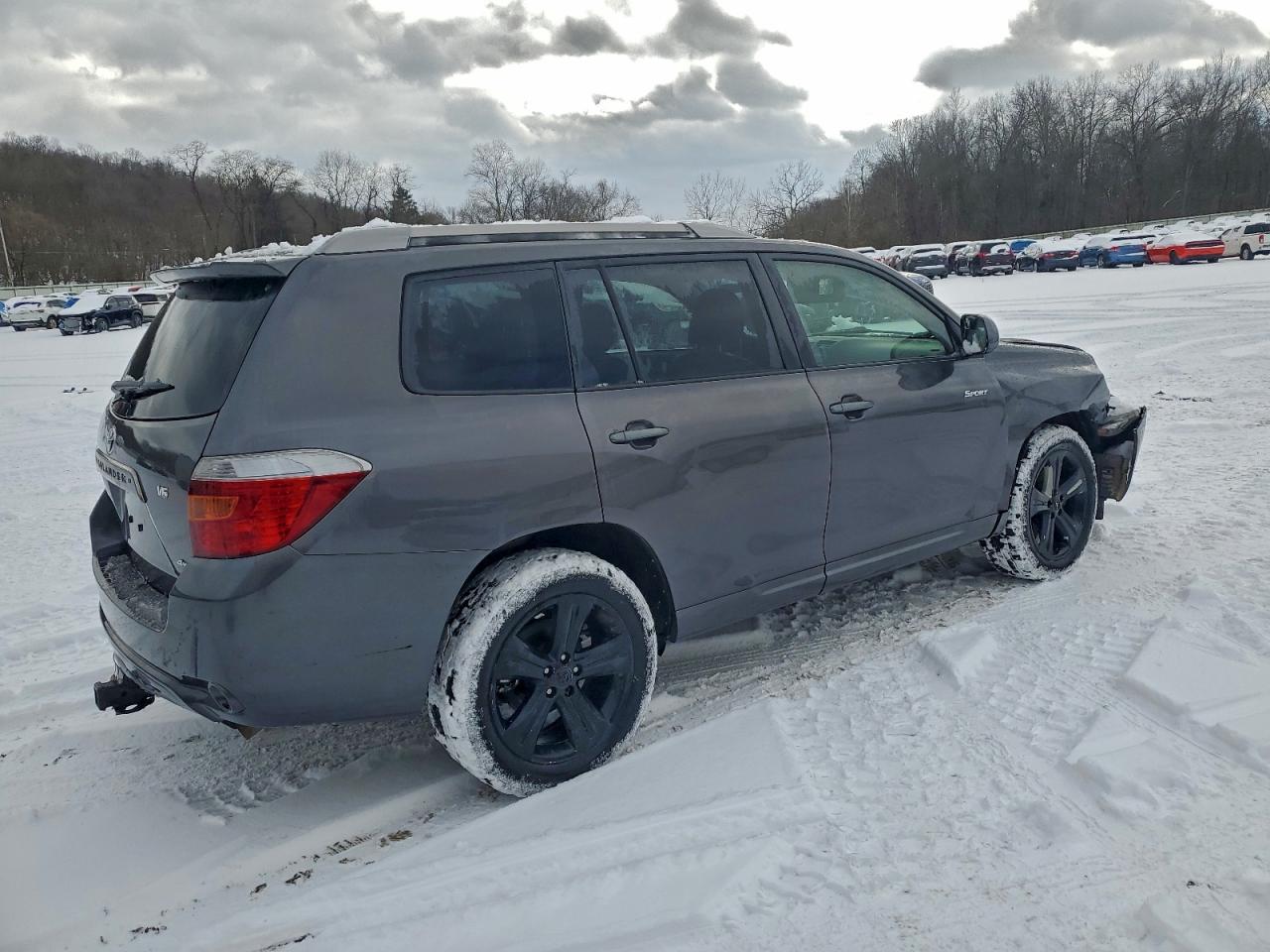 Toyota Highlander Sport Image 2