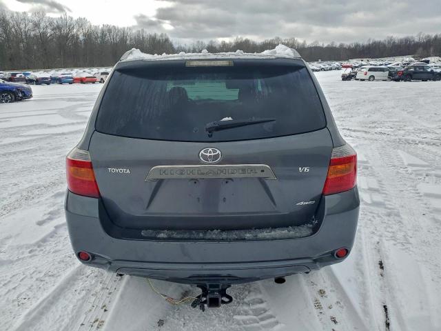Toyota Highlander Sport Image 4