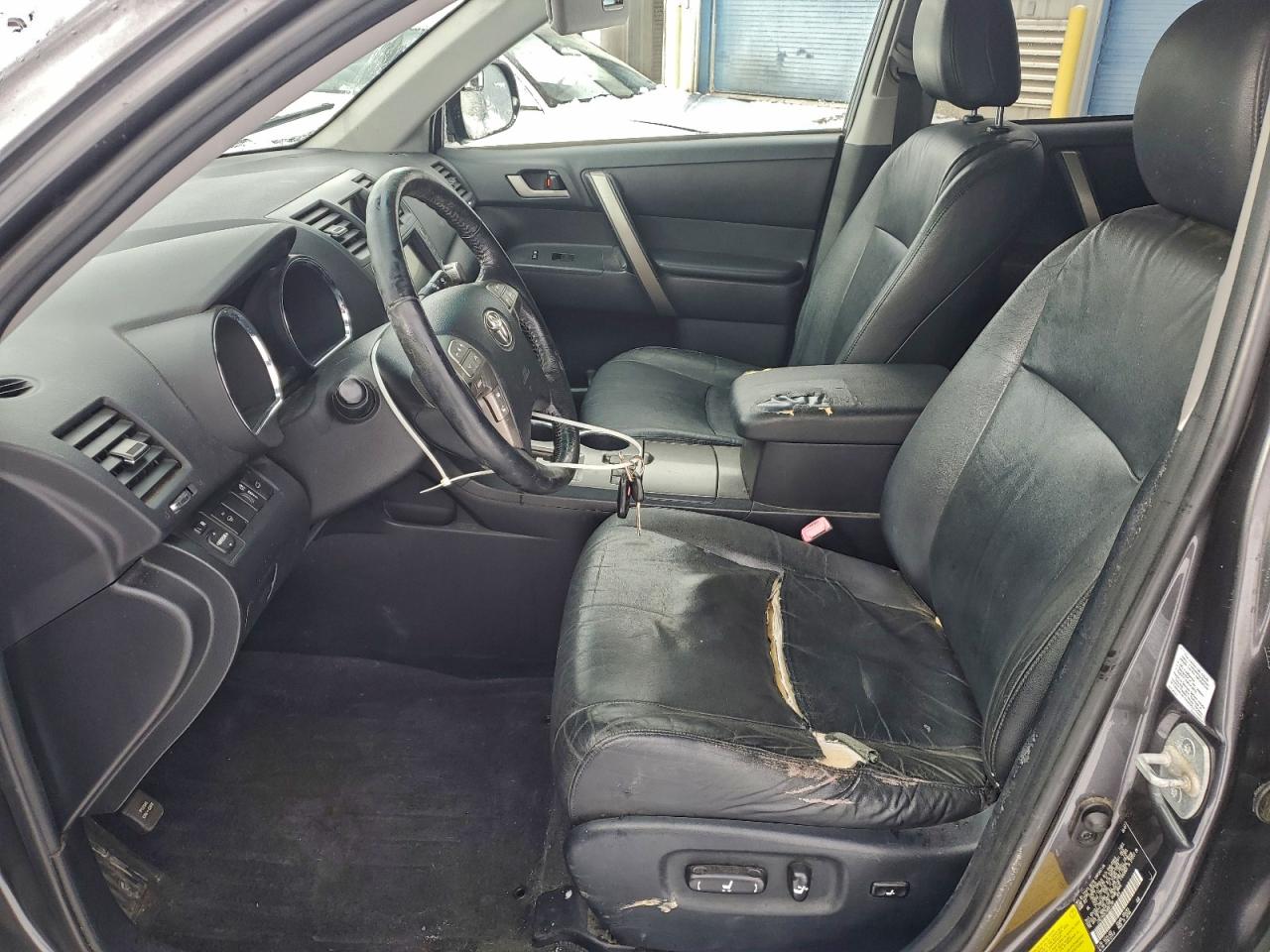 Toyota Highlander Sport Image 6