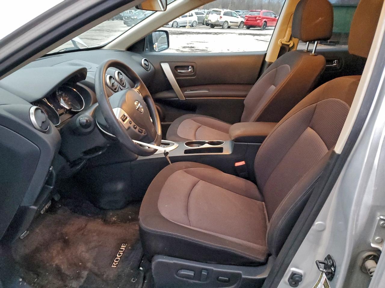 Nissan Rogue S Image 7