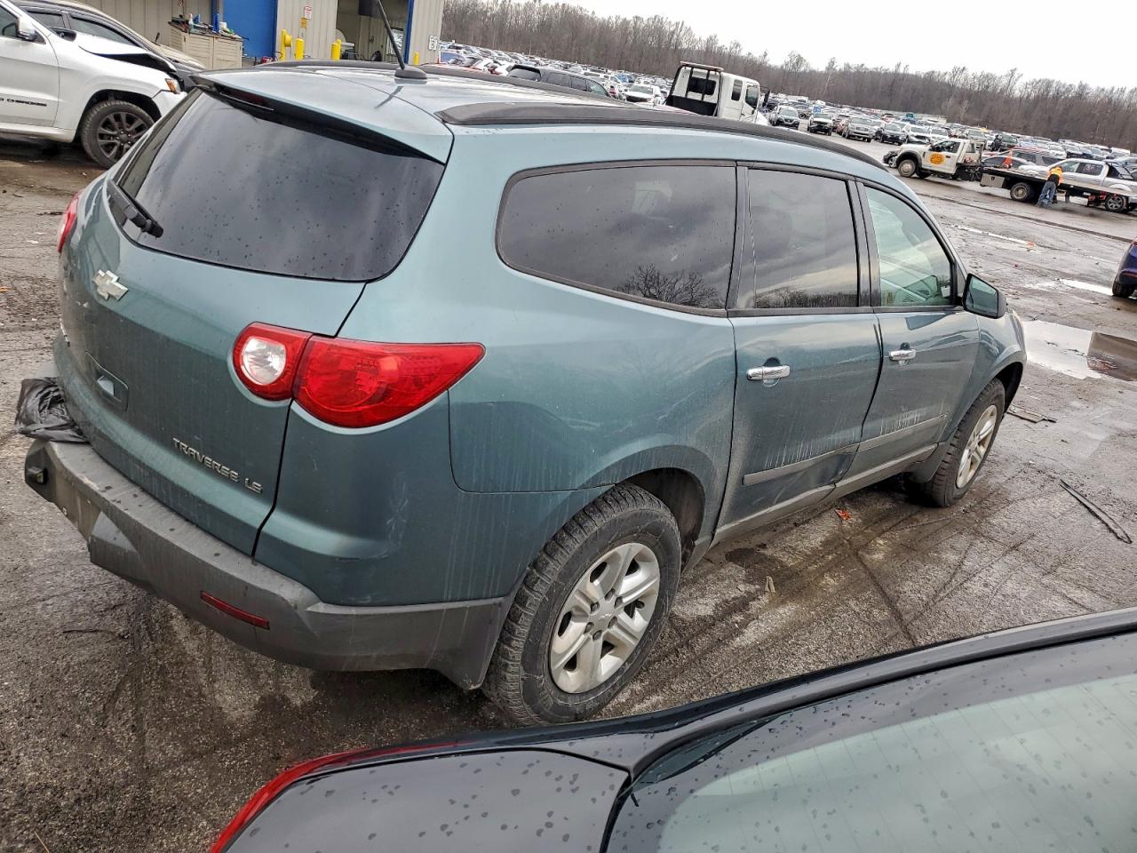Chevrolet Traverse Ls Image 3