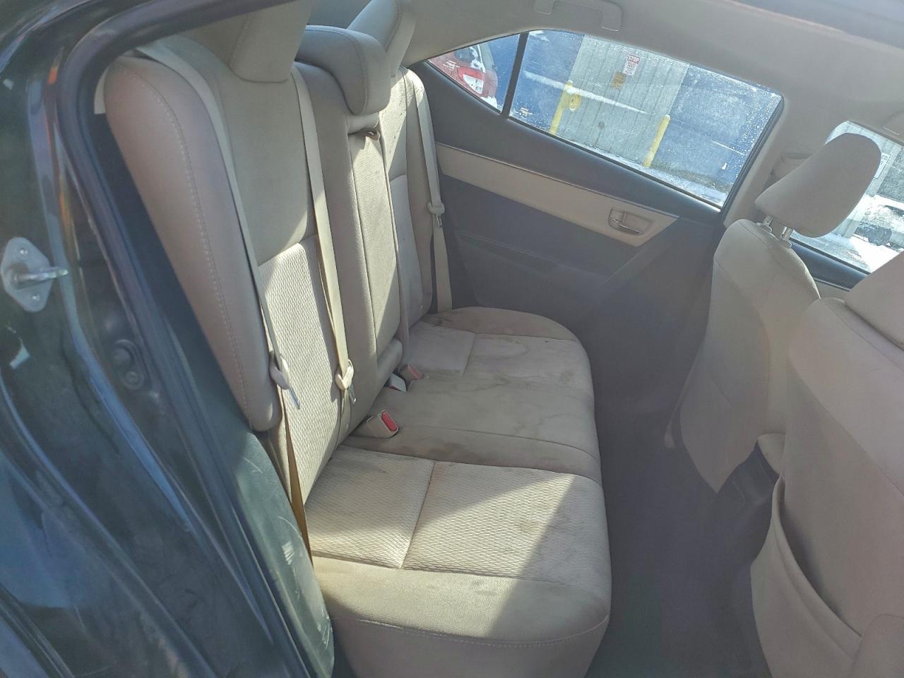 Toyota Corolla L Image 9